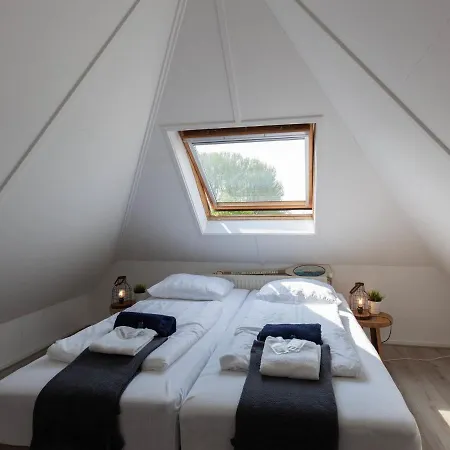 Snug Holiday In Near Centre