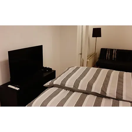 Snug Holiday In Near Centre